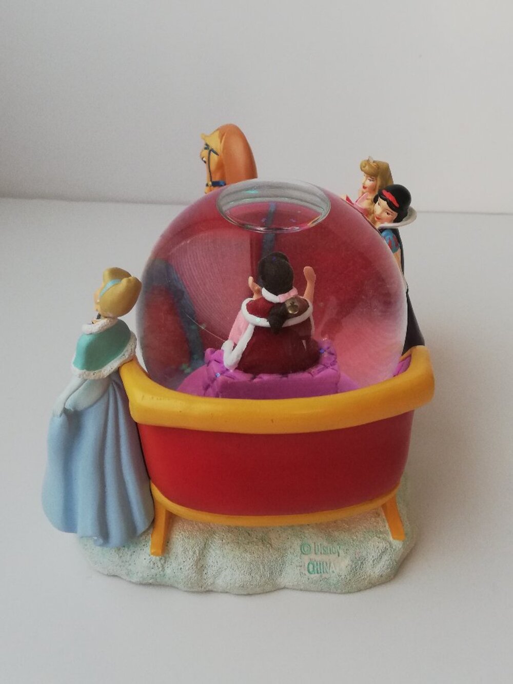 Vintage Disney Store "Princess Sleigh Ride" Winter Snow Globe (2004) - Picture 7 of 10